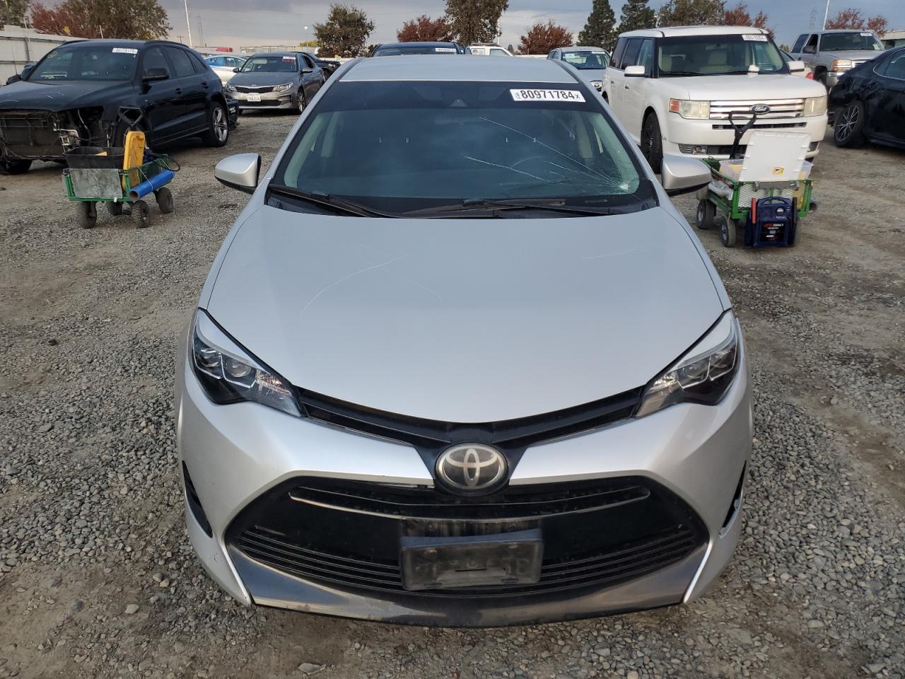 VIN 2T1BURHE0JC102102 2018 TOYOTA COROLLA no.5