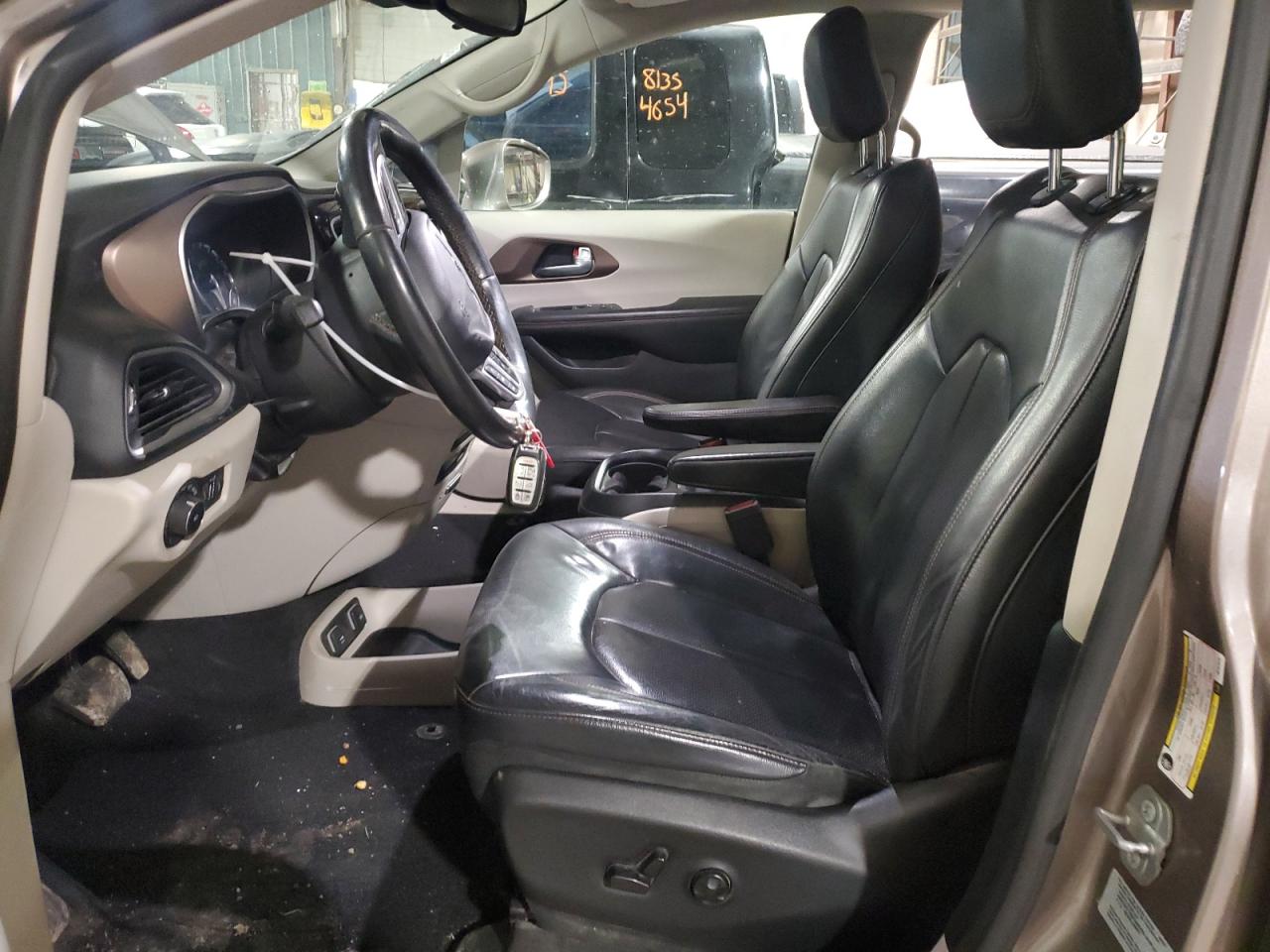 2018 Chrysler Pacifica - Image 7