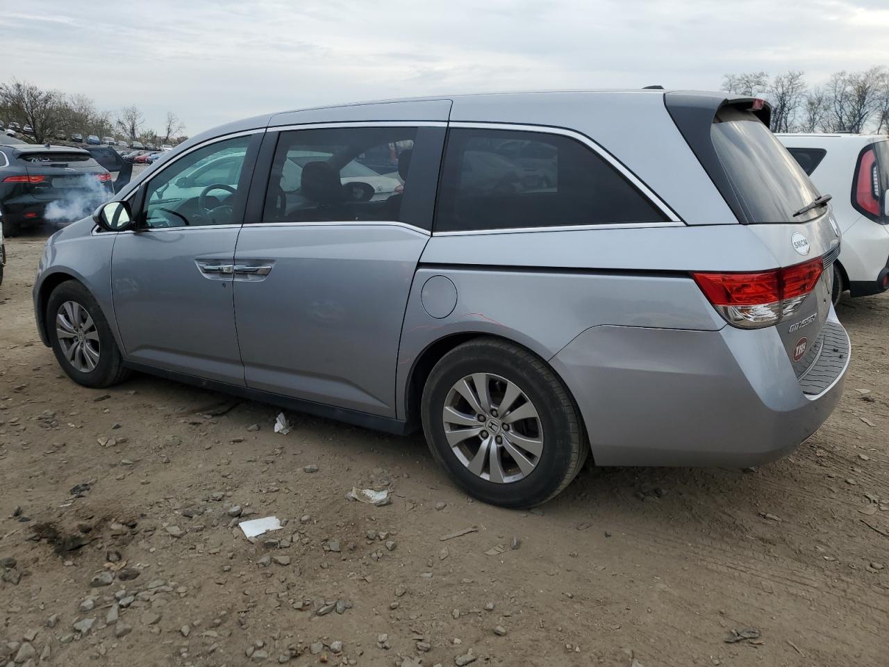 2017 Honda Odyssey - Image 2