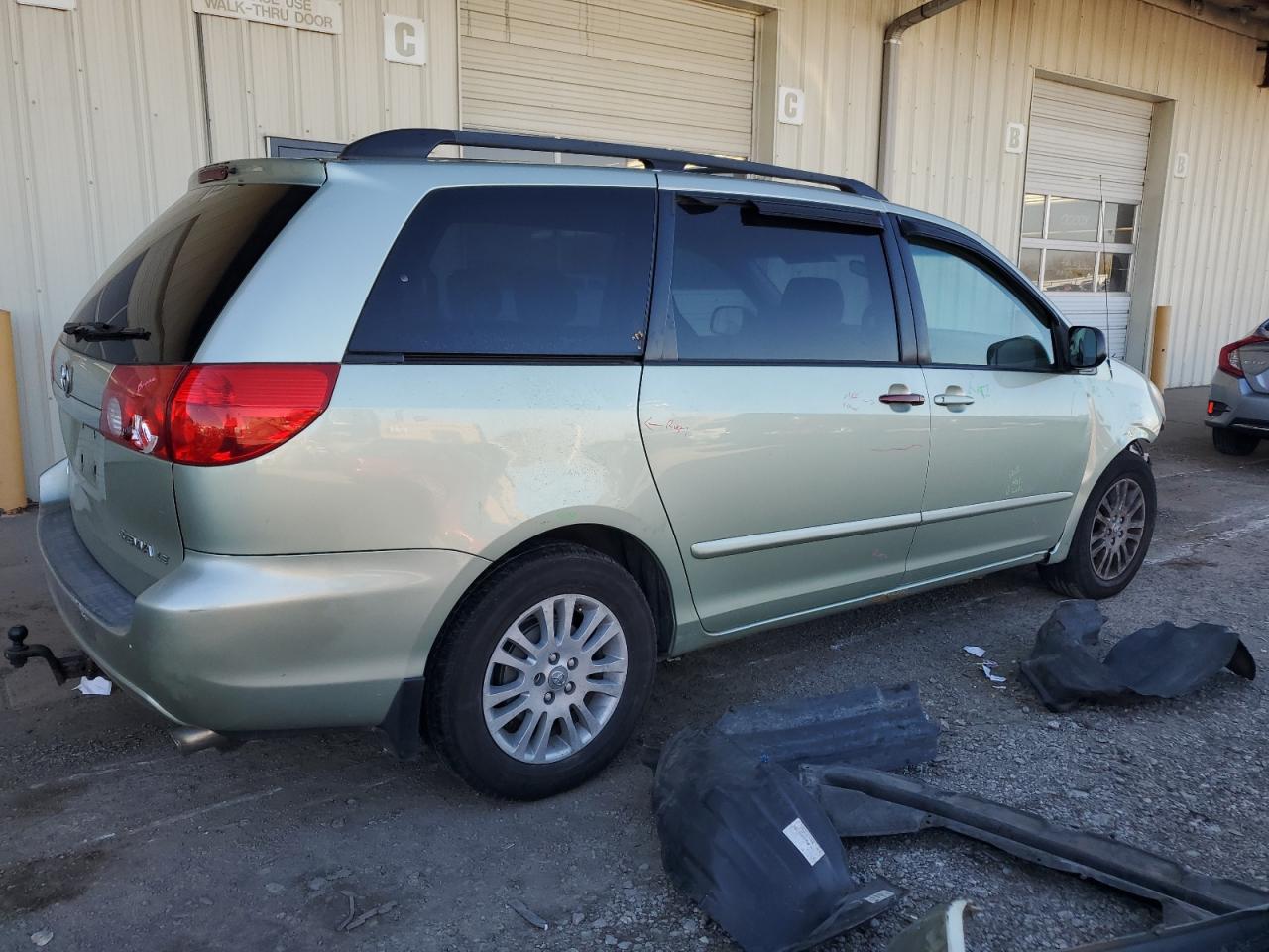 2006 Toyota Sienna - Image 3