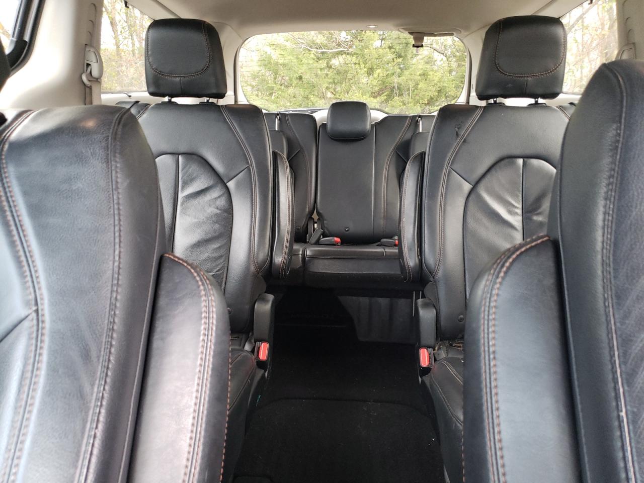 2017 Chrysler Pacifica - Image 10