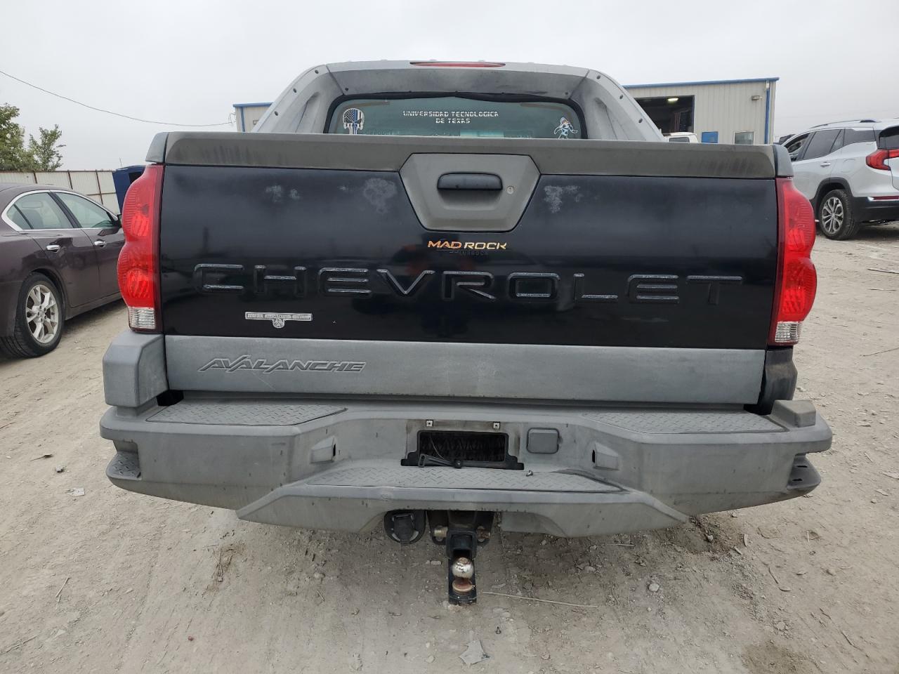 2002 Chevrolet Avalanche - Image 6
