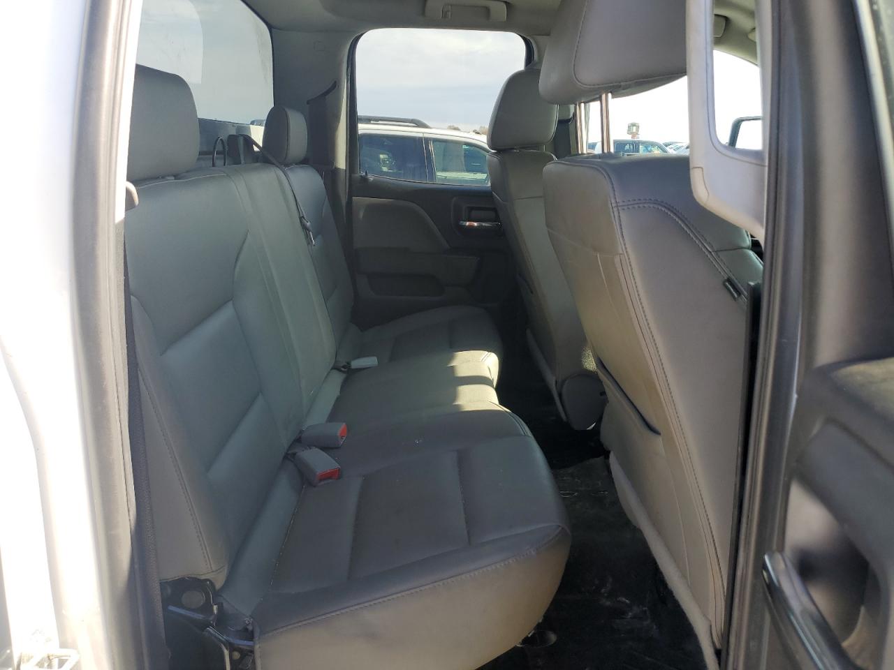 2017 Chevrolet Silverado - Image 10