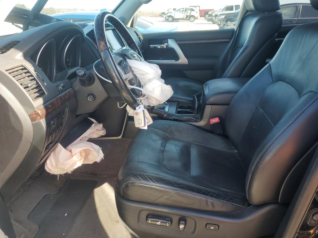 2015 Toyota Land Cruiser - Image 7