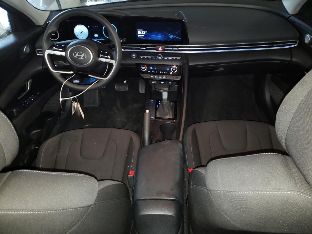 2024 Hyundai Elantra - Image 8