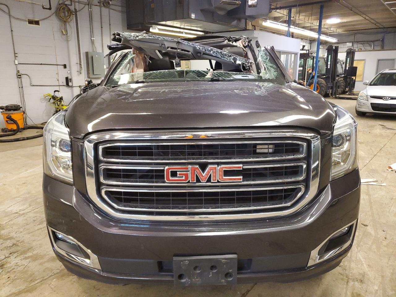 2015 GMC Yukon - Image 5