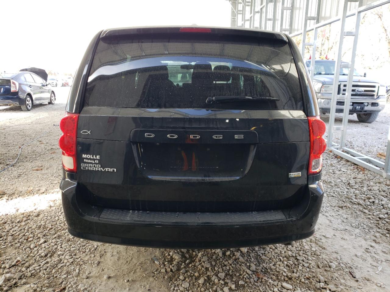 2018 Dodge Caravan - Image 6