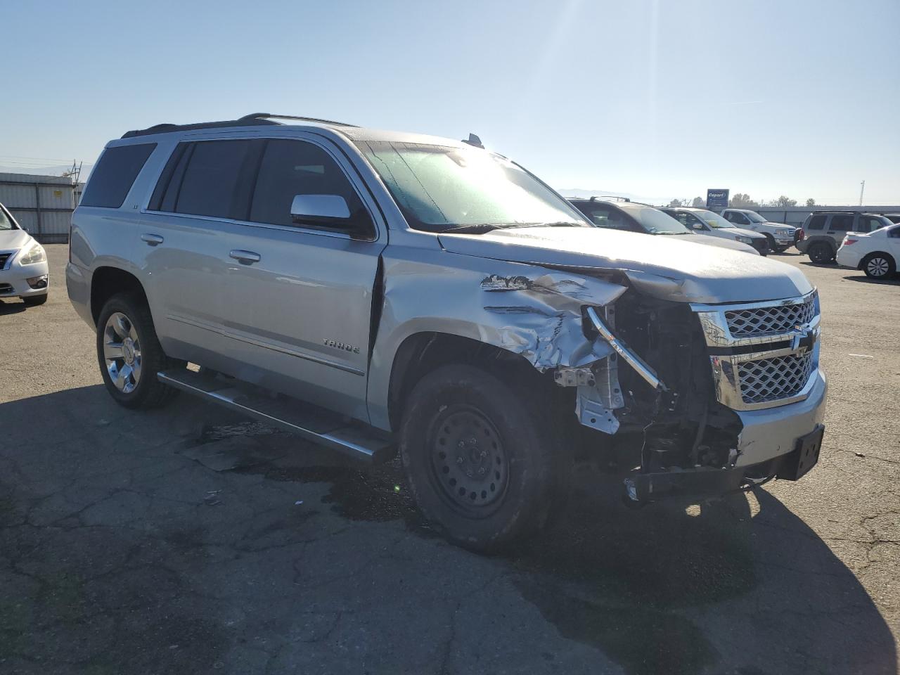 VIN 1GNSCBKCXJR373845 2018 CHEVROLET TAHOE no.4