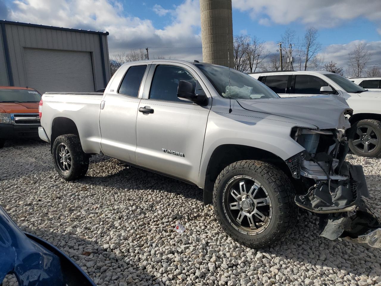 VIN 5TFRM5F16FX085869 2015 TOYOTA TUNDRA no.4