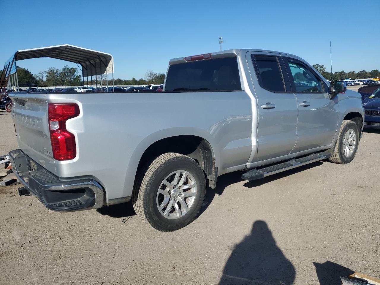 2019 Chevrolet Silverado - Image 3