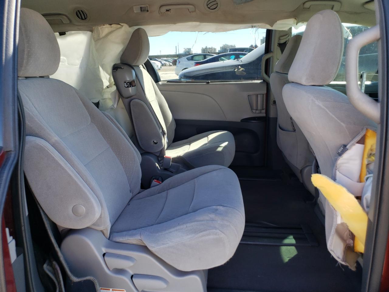 2018 Toyota Sienna - Image 12