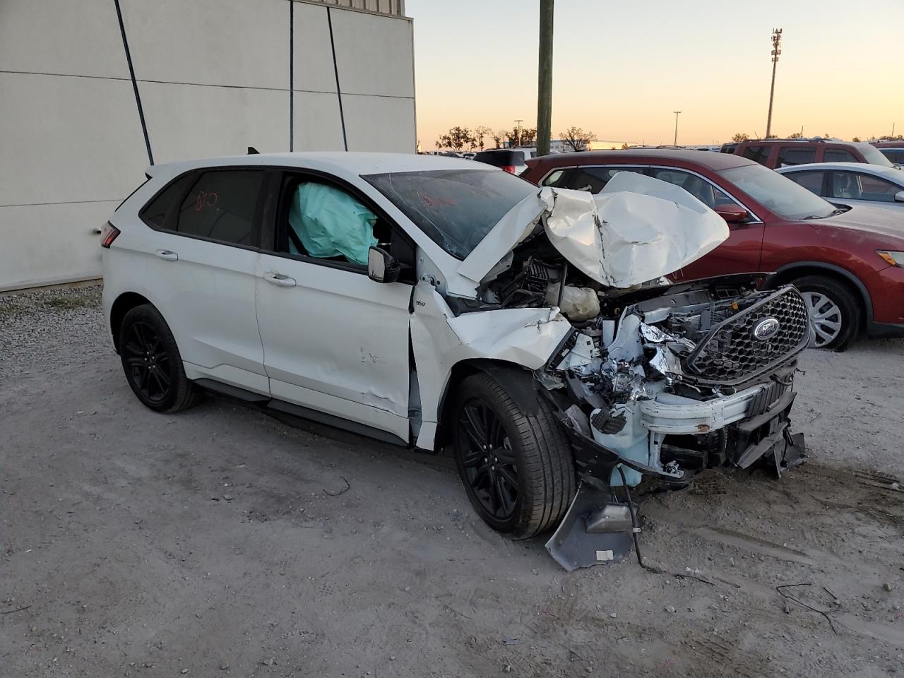 VIN 2FMPK3J91MBA17445 2021 FORD EDGE no.4