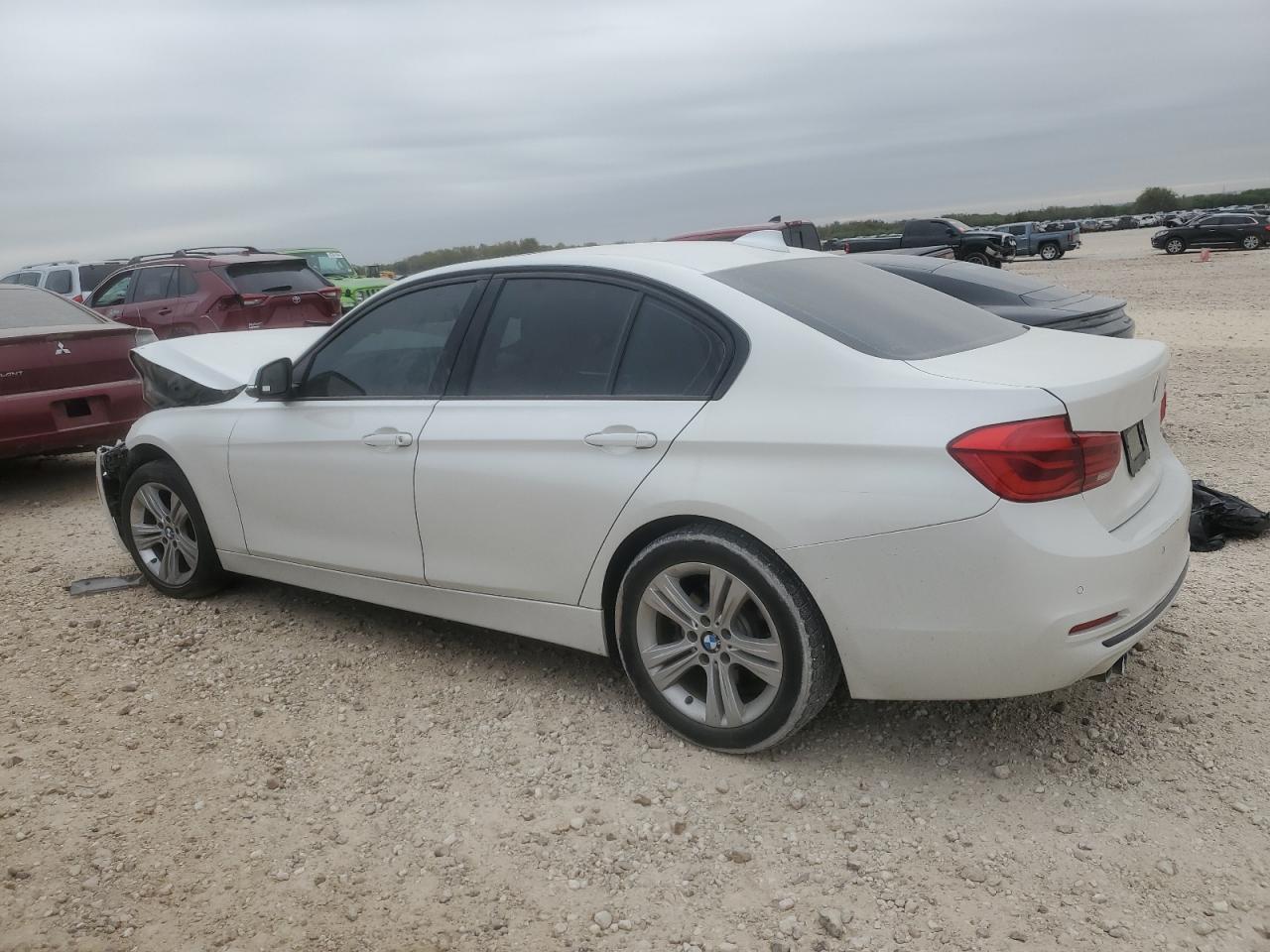 VIN WBA8E9G55GNT84619 2016 BMW 3 SERIES no.2