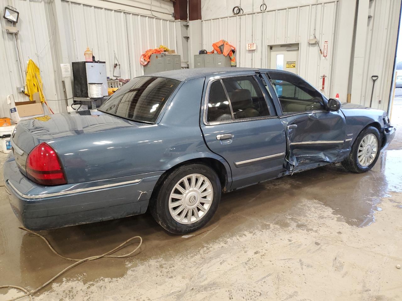 2009 Mercury Grand Marquis - Image 3