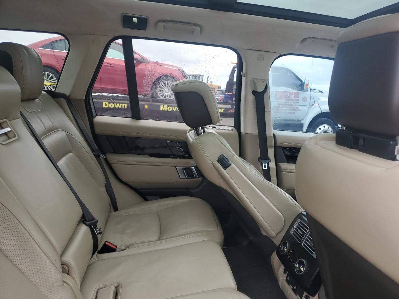 2018 Land Rover Range Rover - Image 10