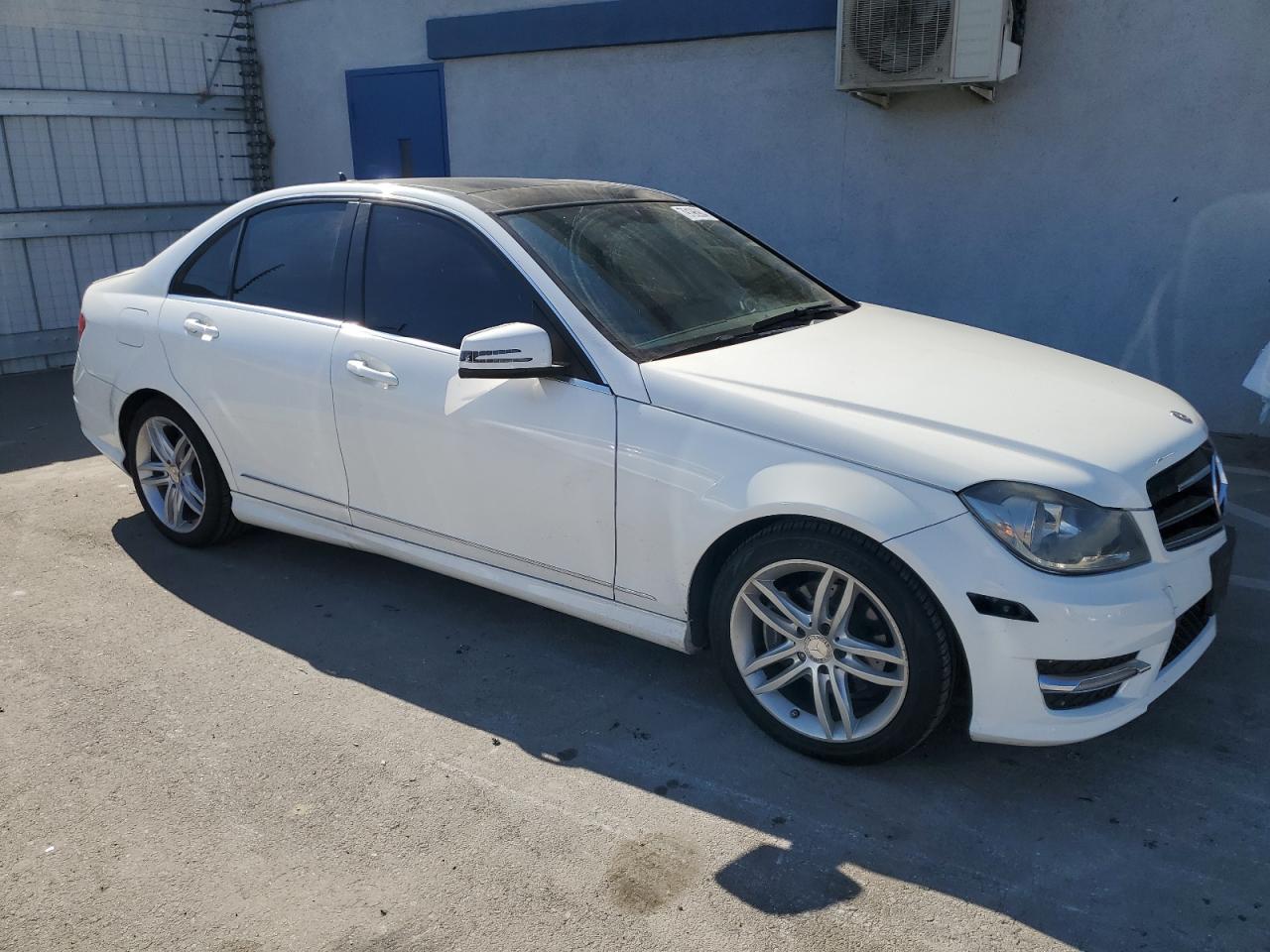 VIN WDDGF4HB8EG160450 2014 MERCEDES-BENZ C-CLASS no.4