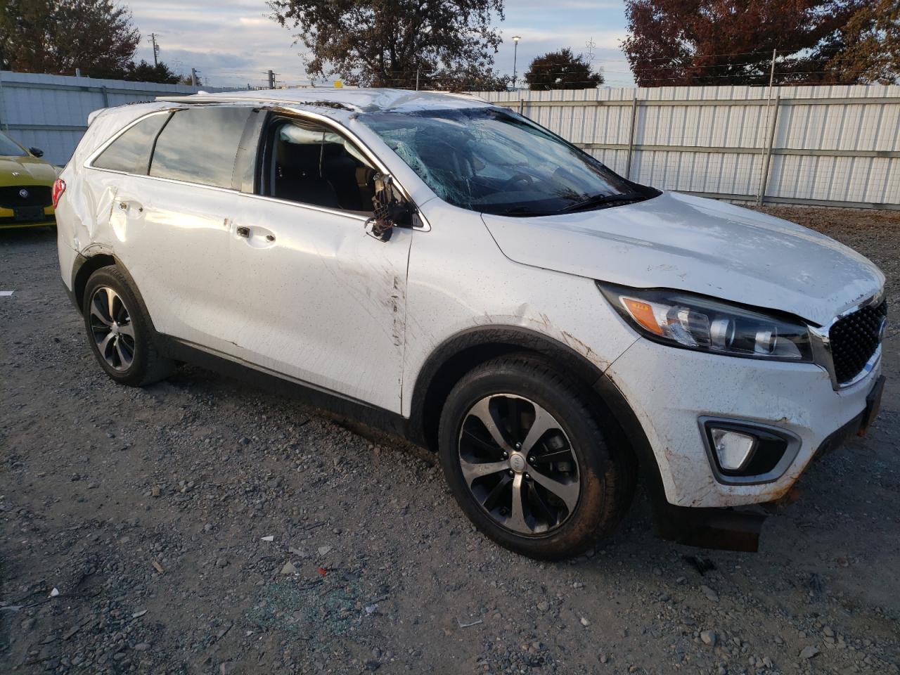 2017 Kia Sorento - Image 4