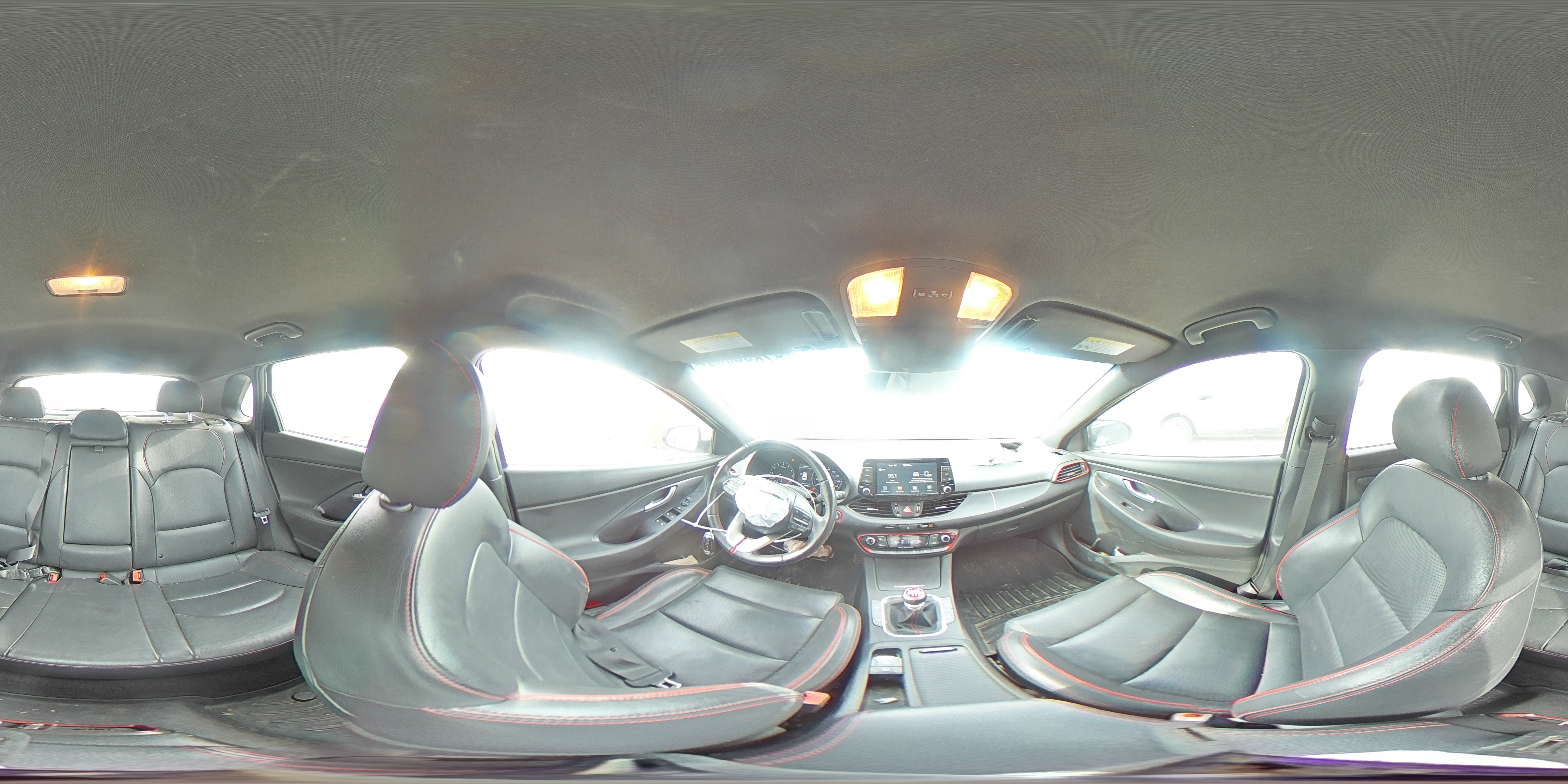 2018 Hyundai Elantra - Image 13