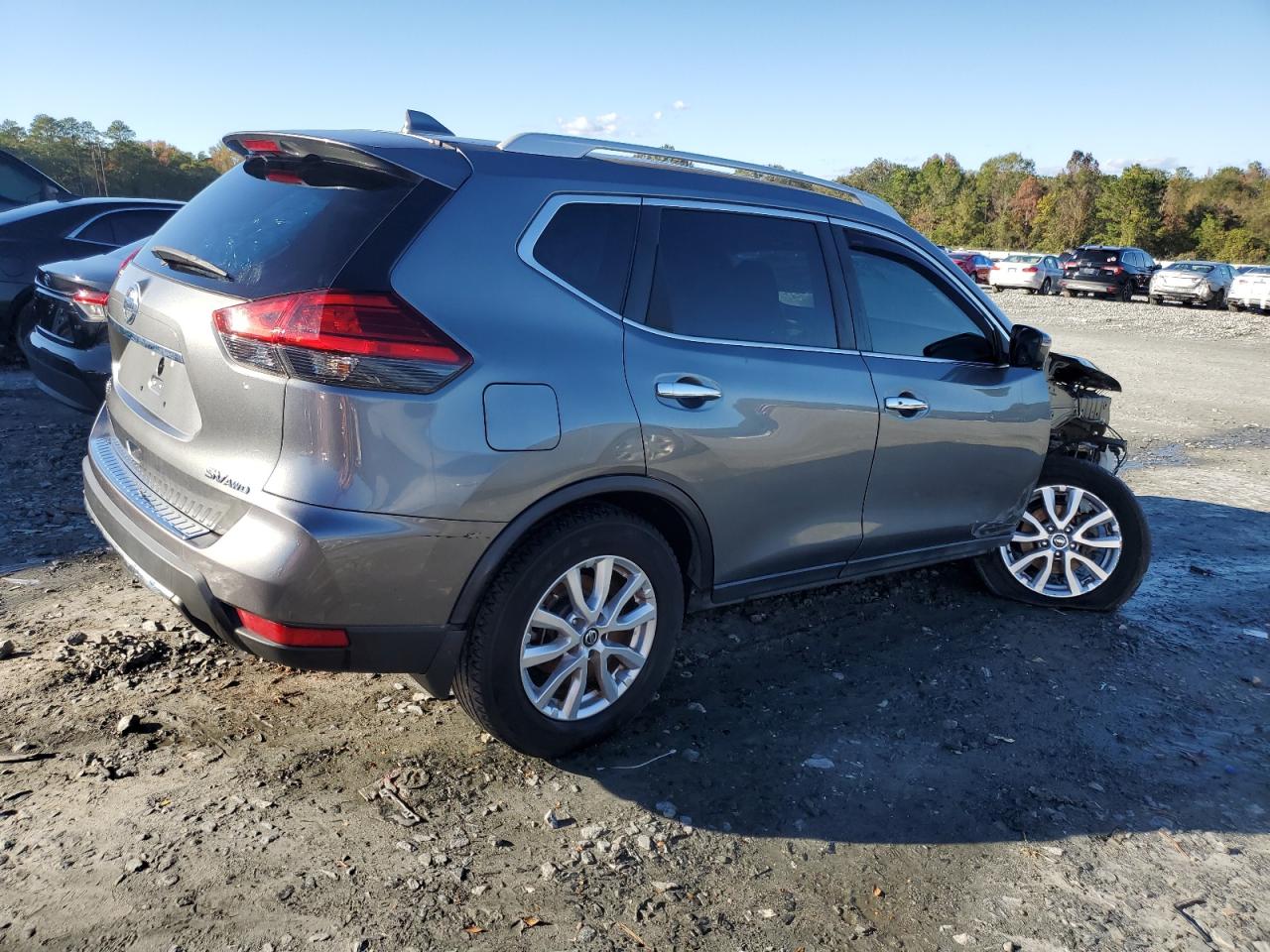 2017 Nissan Rogue - Image 3