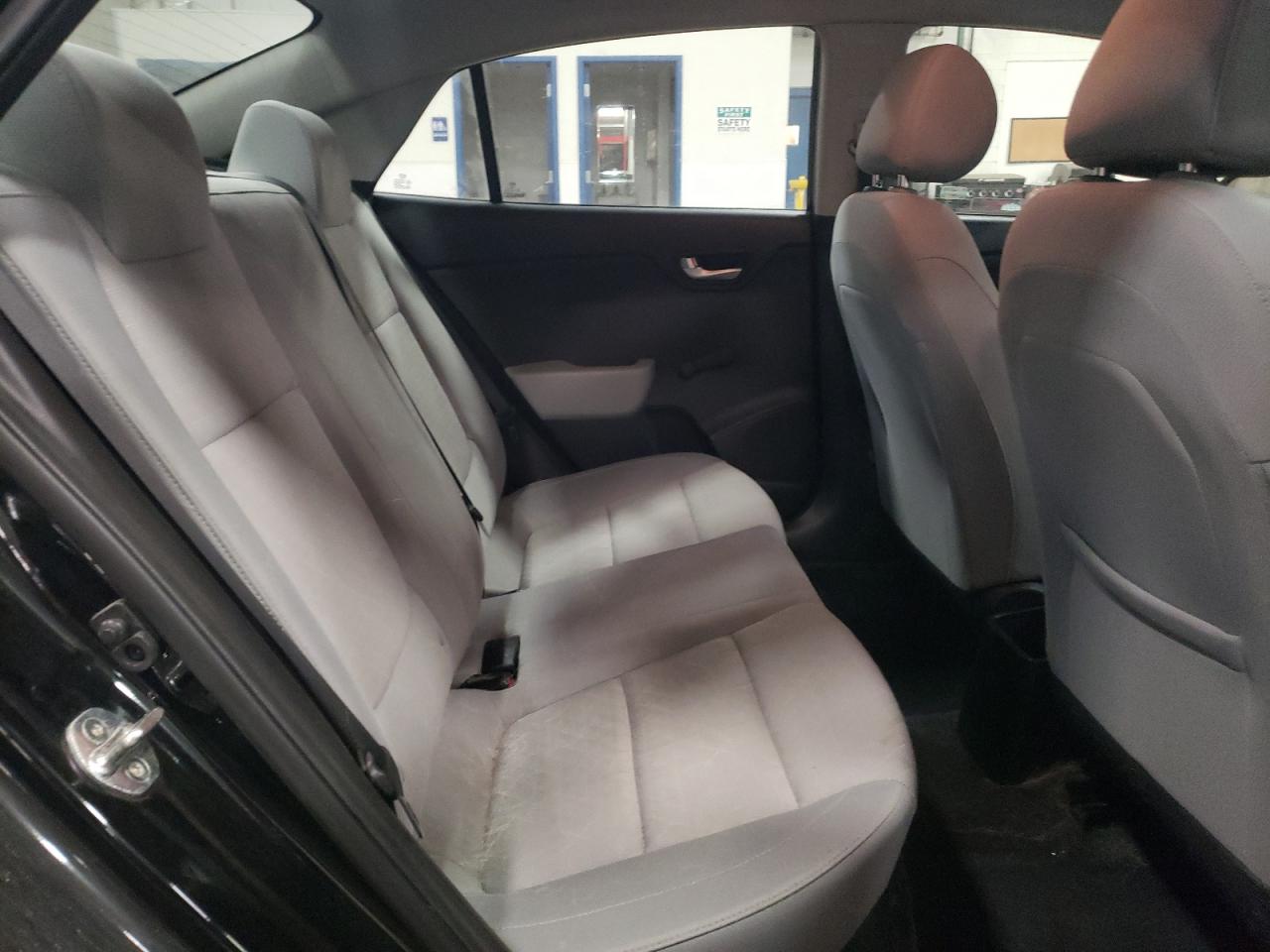 2018 Kia Rio - Image 10