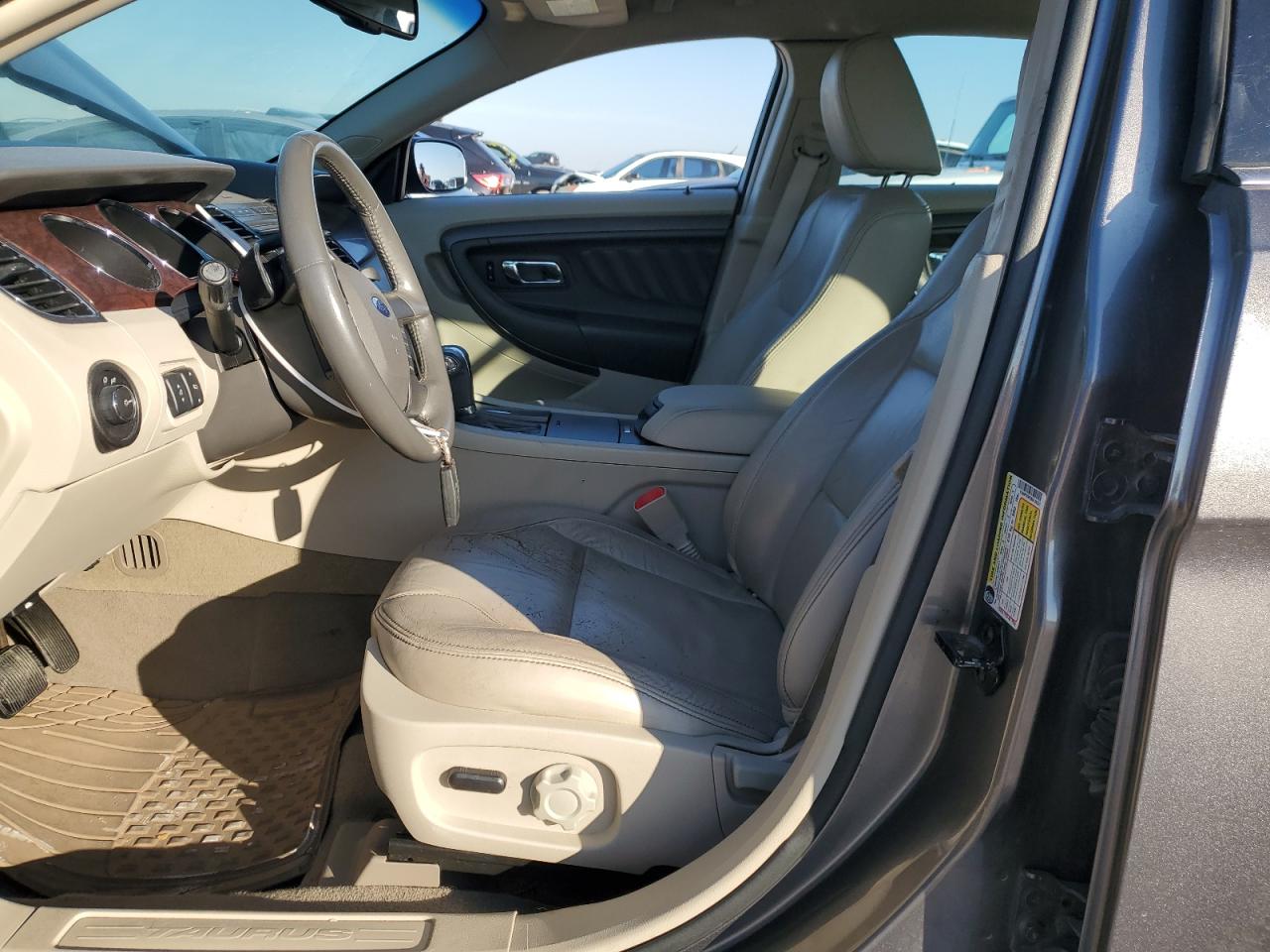 2011 Ford Taurus - Image 7