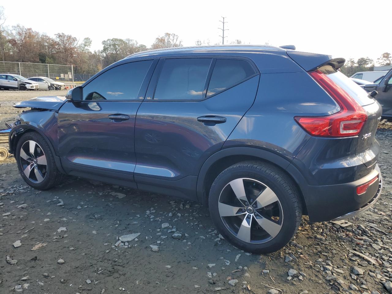 VIN YV4162UK9M2422639 2021 VOLVO XC40 no.2