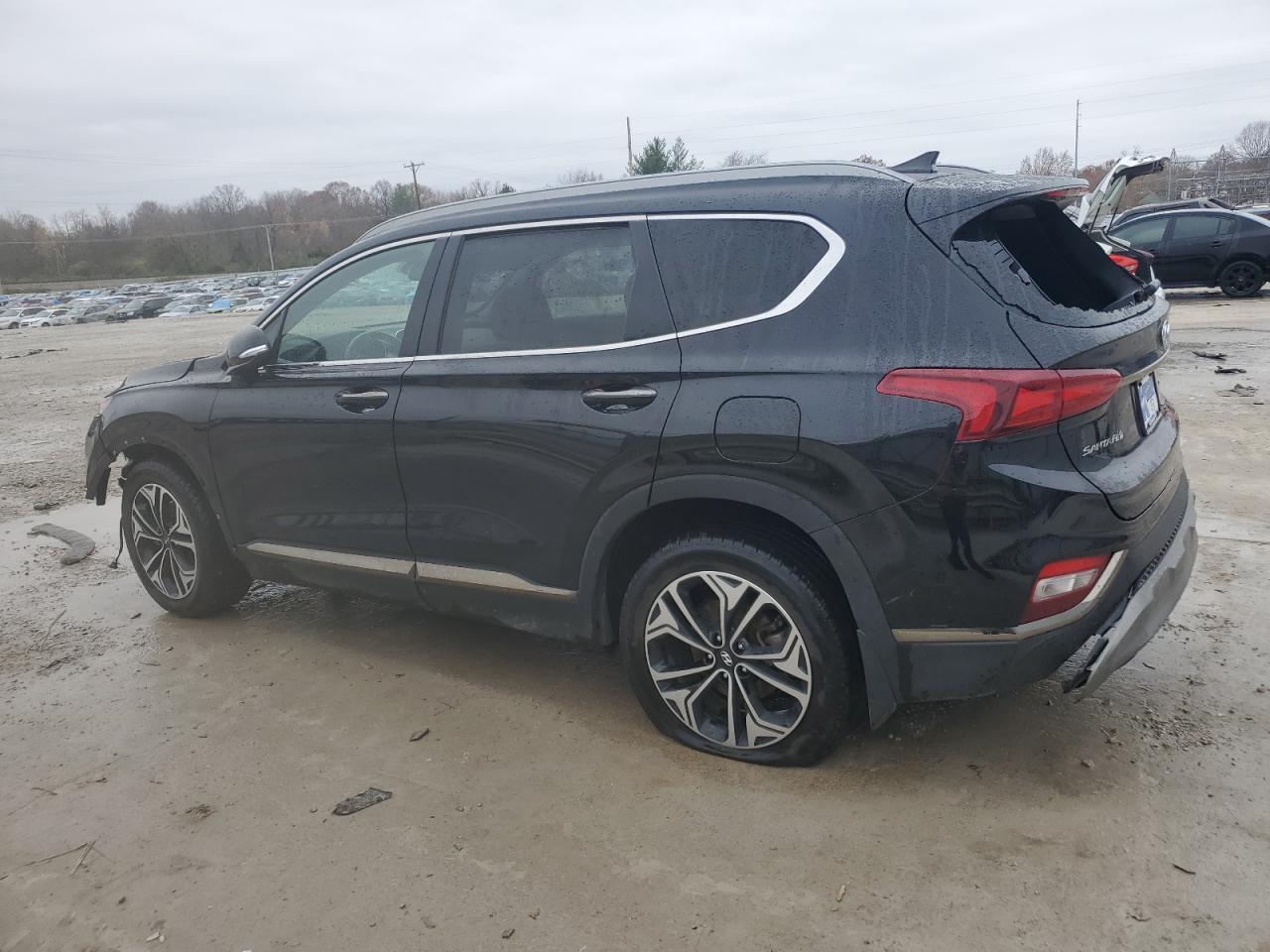 2019 Hyundai Santa Fe - Image 2