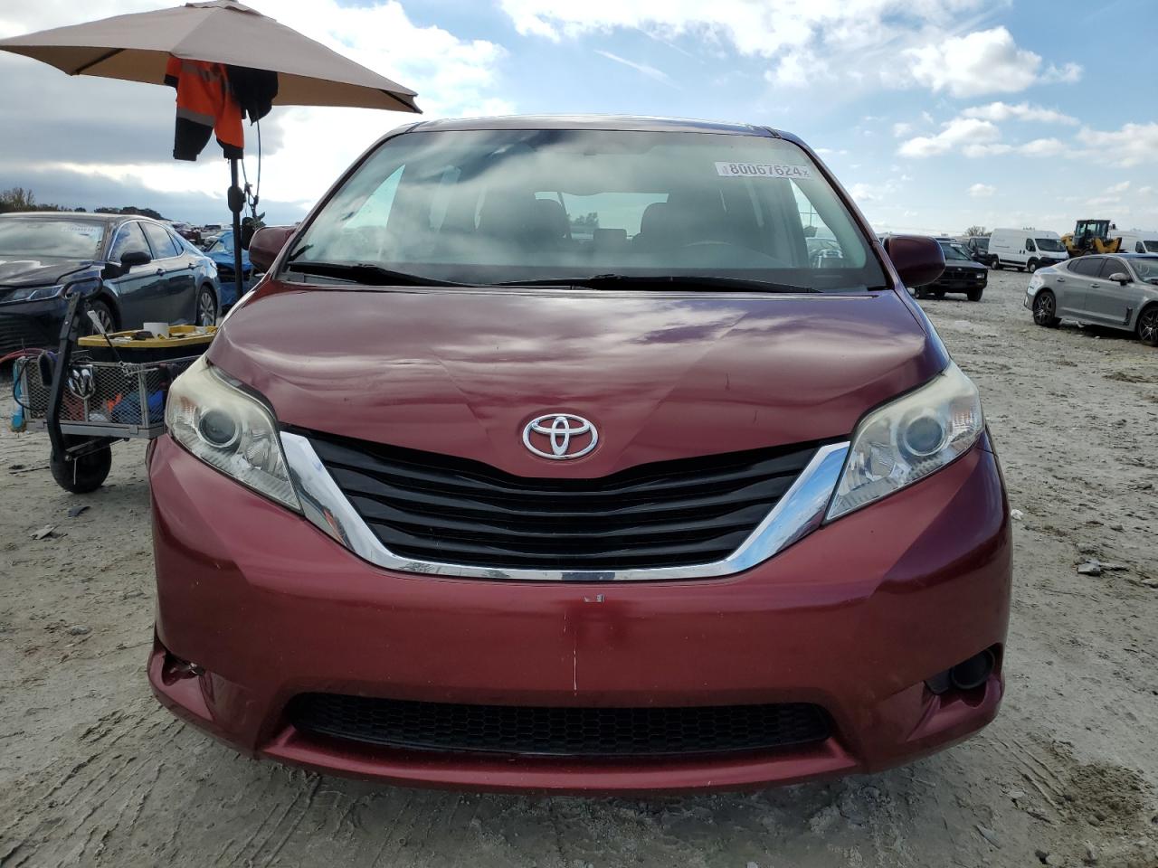 2014 Toyota Sienna - Image 5