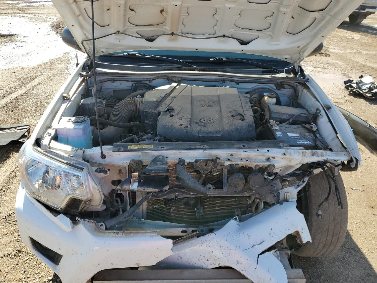 2015 Toyota Tacoma - Image 13