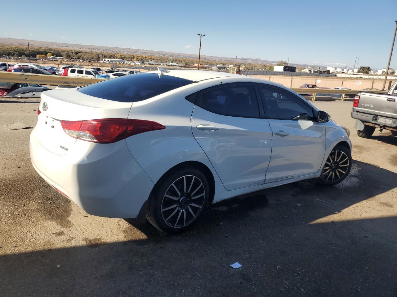 2012 Hyundai Elantra - Image 3