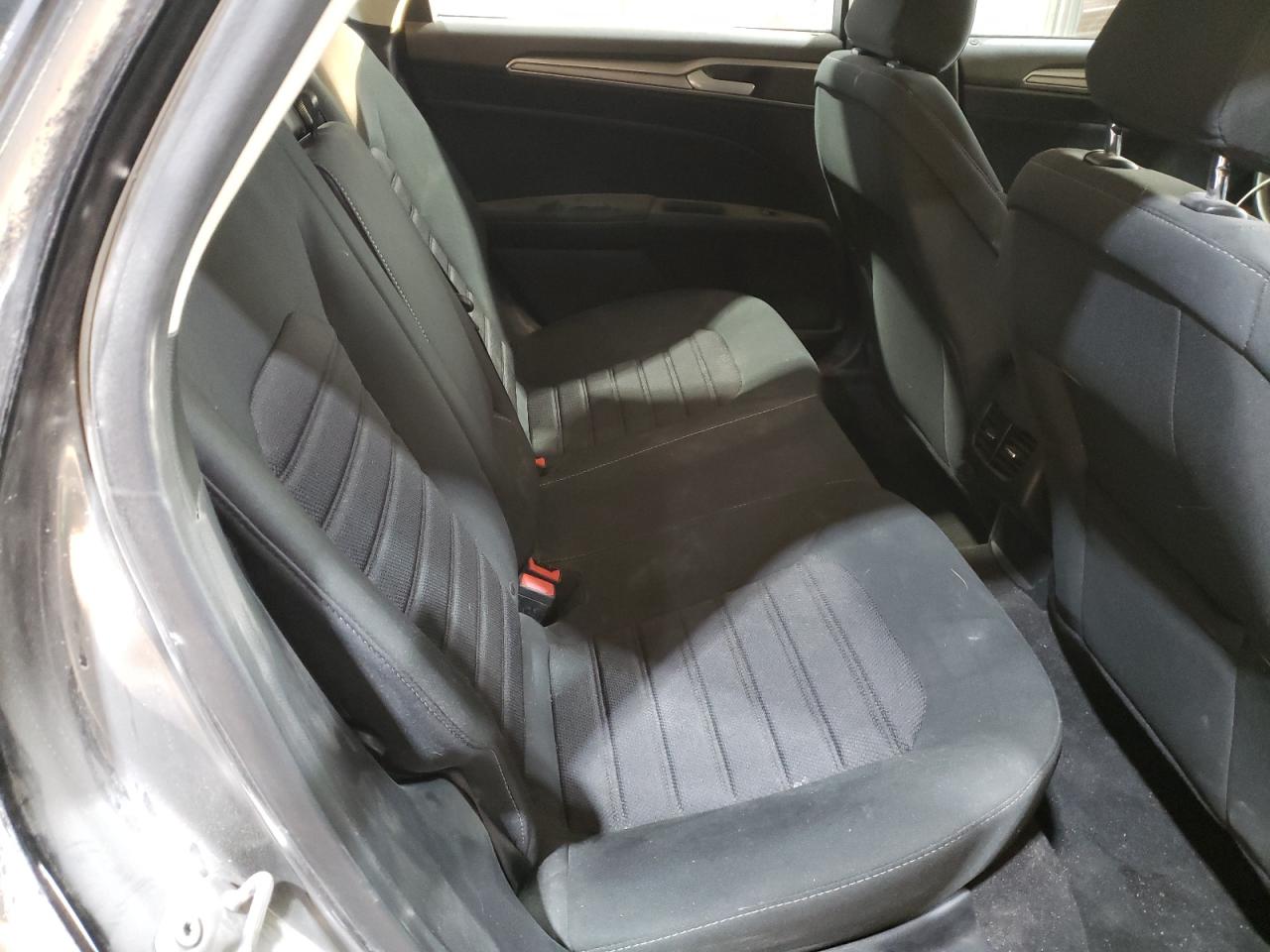 2020 Ford Fusion - Image 11