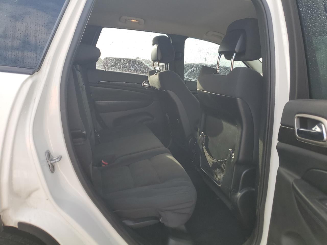 2012 Jeep Grand Cherokee - Image 11