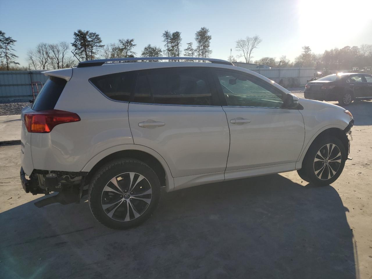 2015 Toyota RAV 4 - Image 3