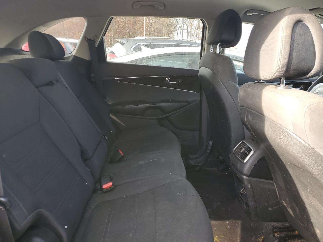 2016 Kia Sorento - Image 11