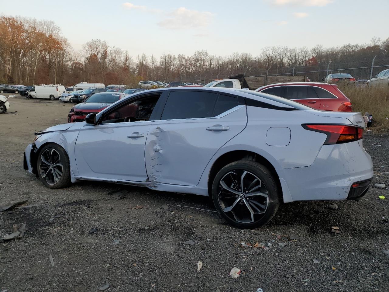 2024 Nissan Altima - Image 2