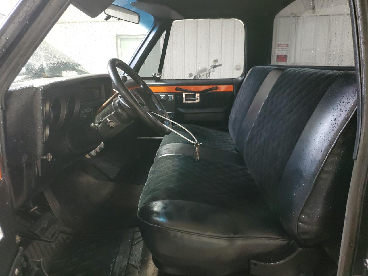 1985 Chevrolet C10 VIN: 1GCDC14H7FS132992 Lot: 80692594
