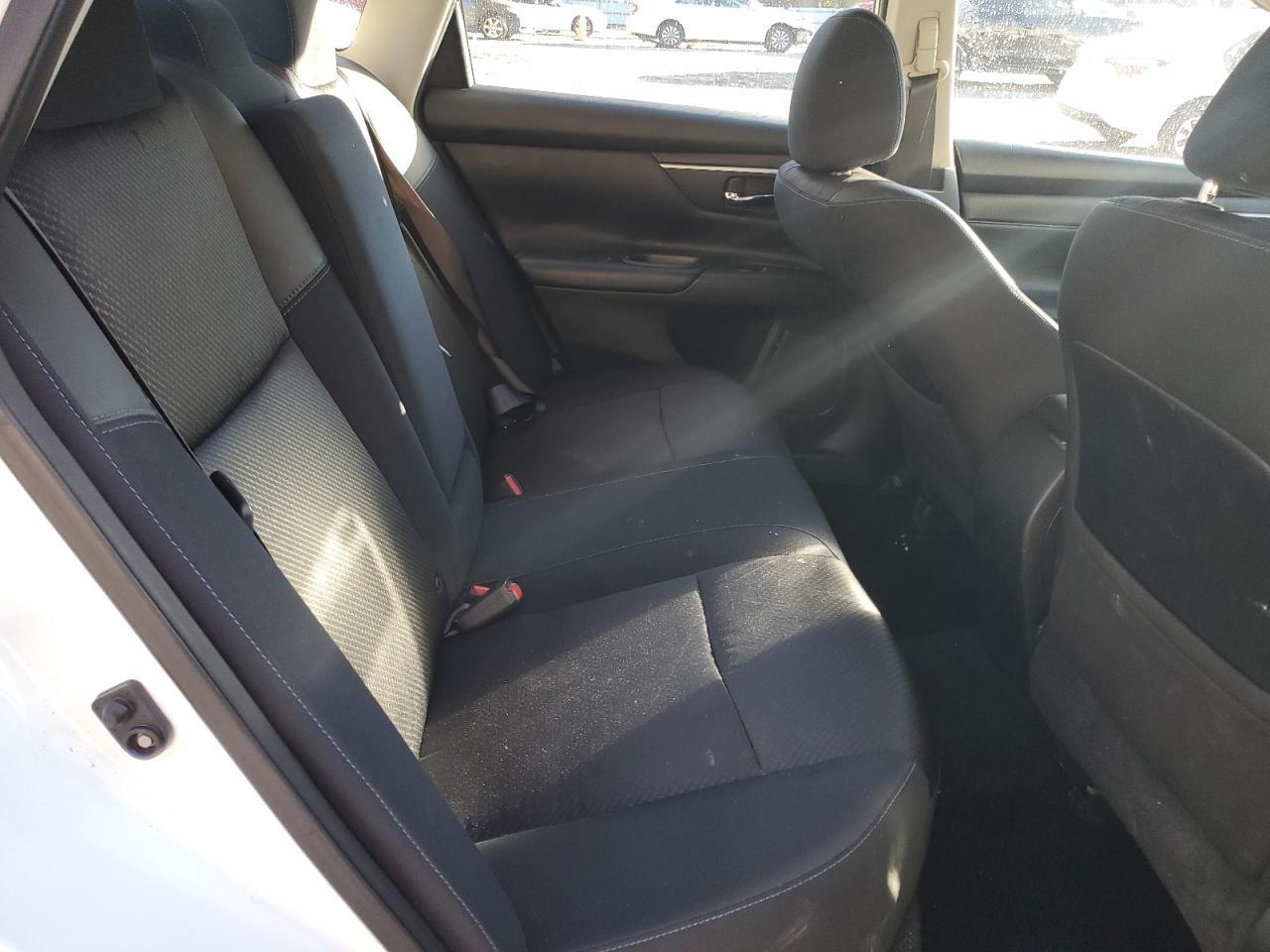 2017 Nissan Altima - Image 10