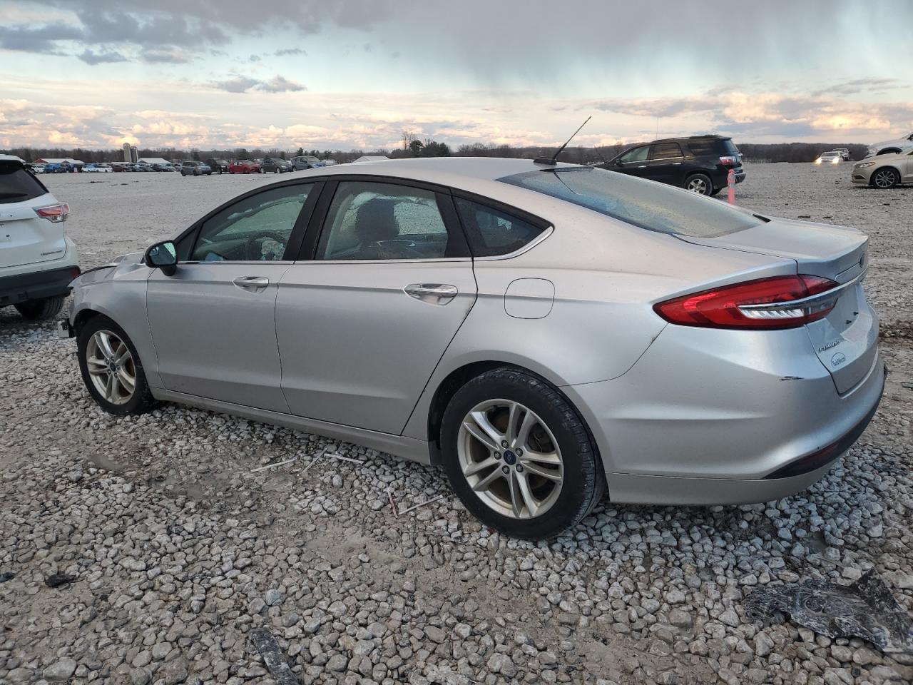 VIN 3FA6P0H72JR156152 2018 FORD FUSION no.2