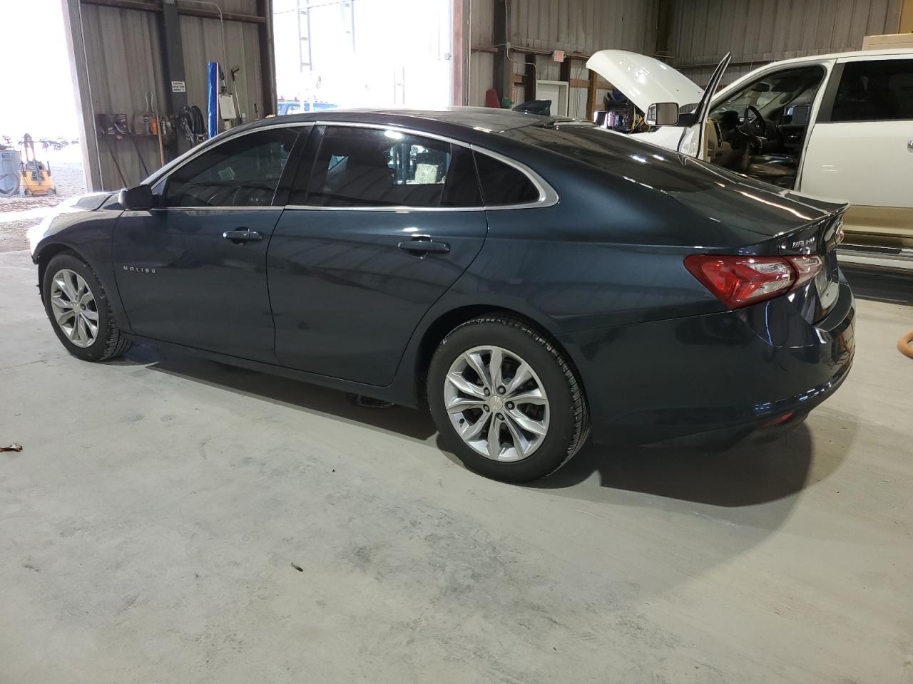 2019 Chevrolet Malibu - Image 2