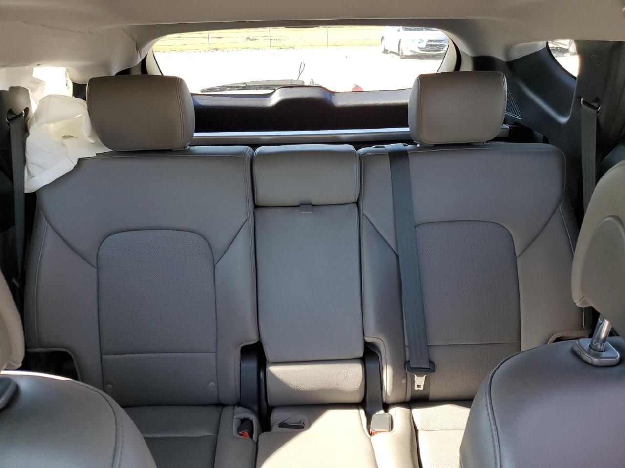 2017 Hyundai Santa Fe - Image 10