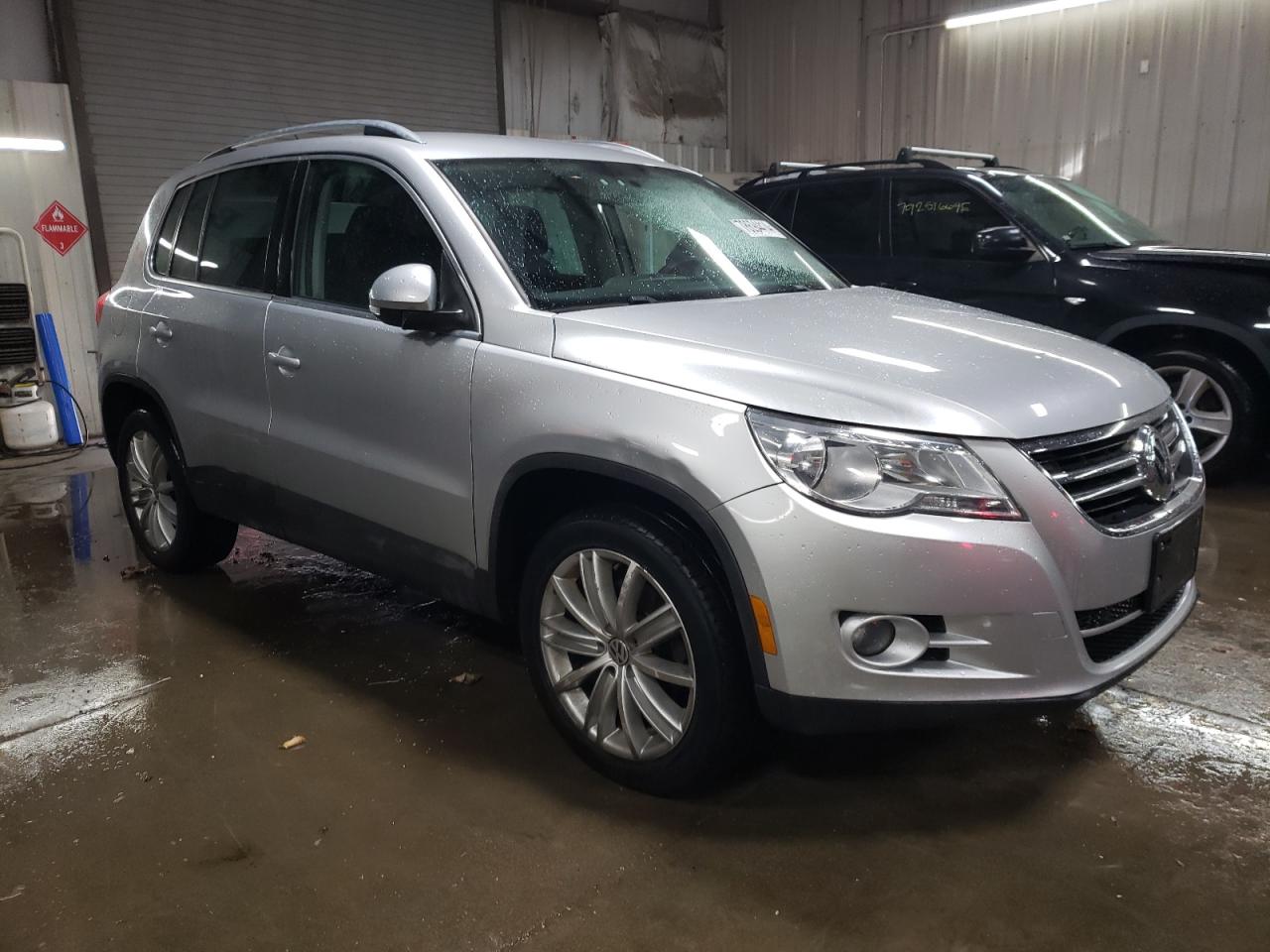 2009 Volkswagen Tiguan - Image 4