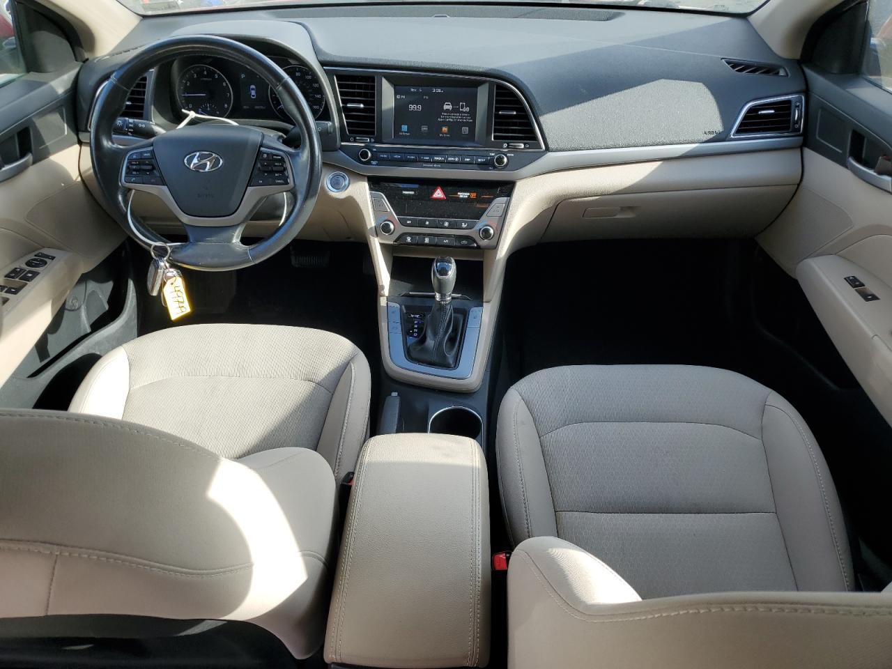 2017 Hyundai Elantra - Image 8