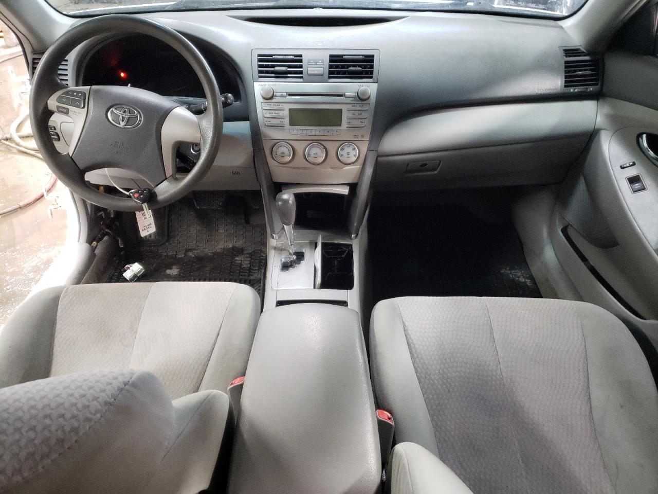 2011 Toyota Camry - Image 8