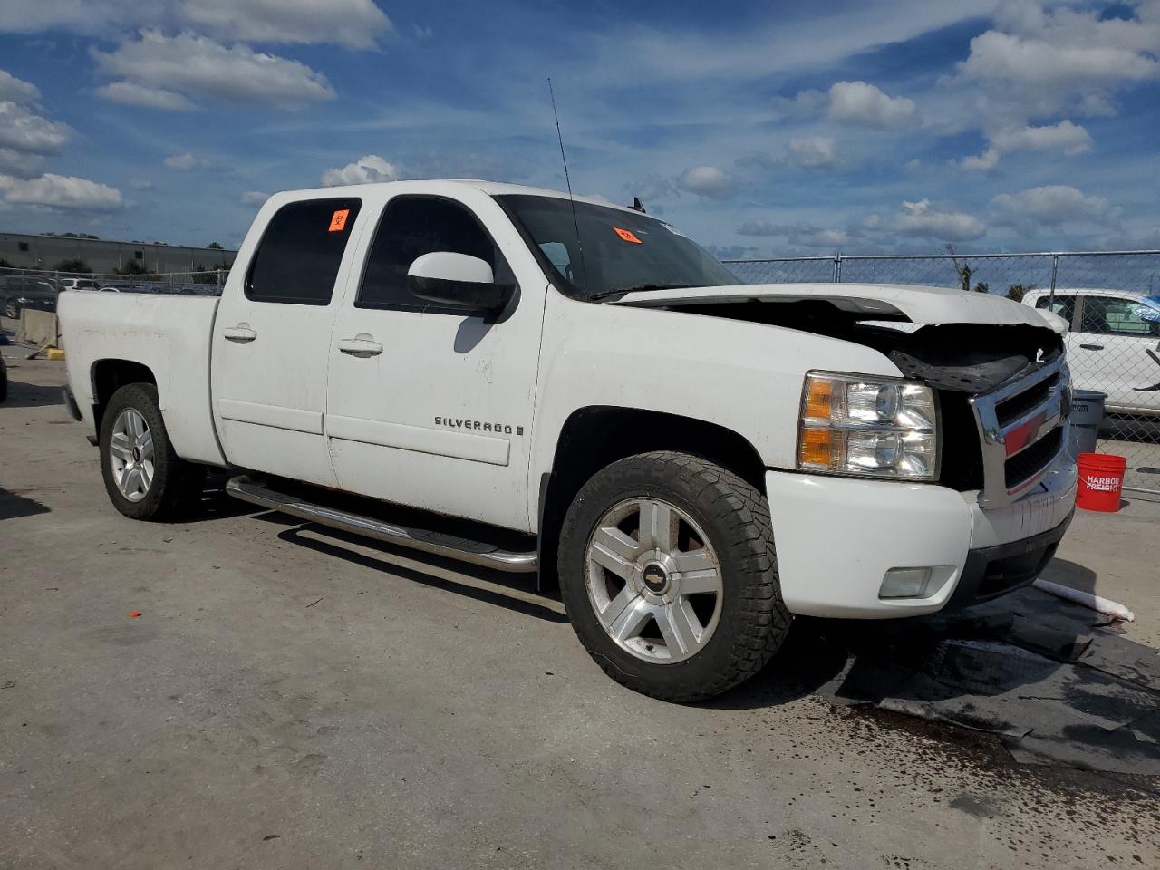 2007 Chevrolet Silverado - Image 4