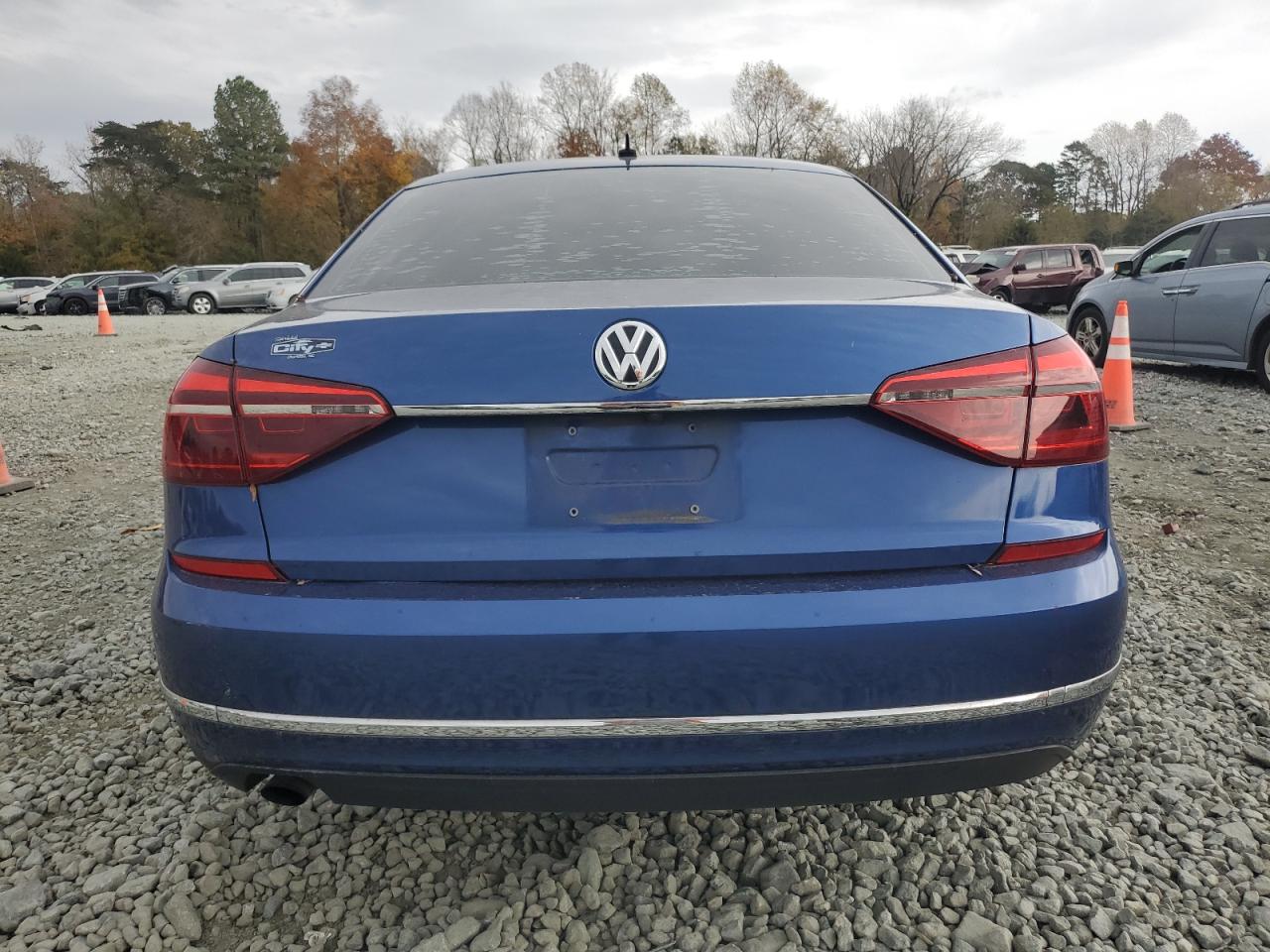 VIN 1VWAT7A32HC014308 2017 VOLKSWAGEN PASSAT no.6