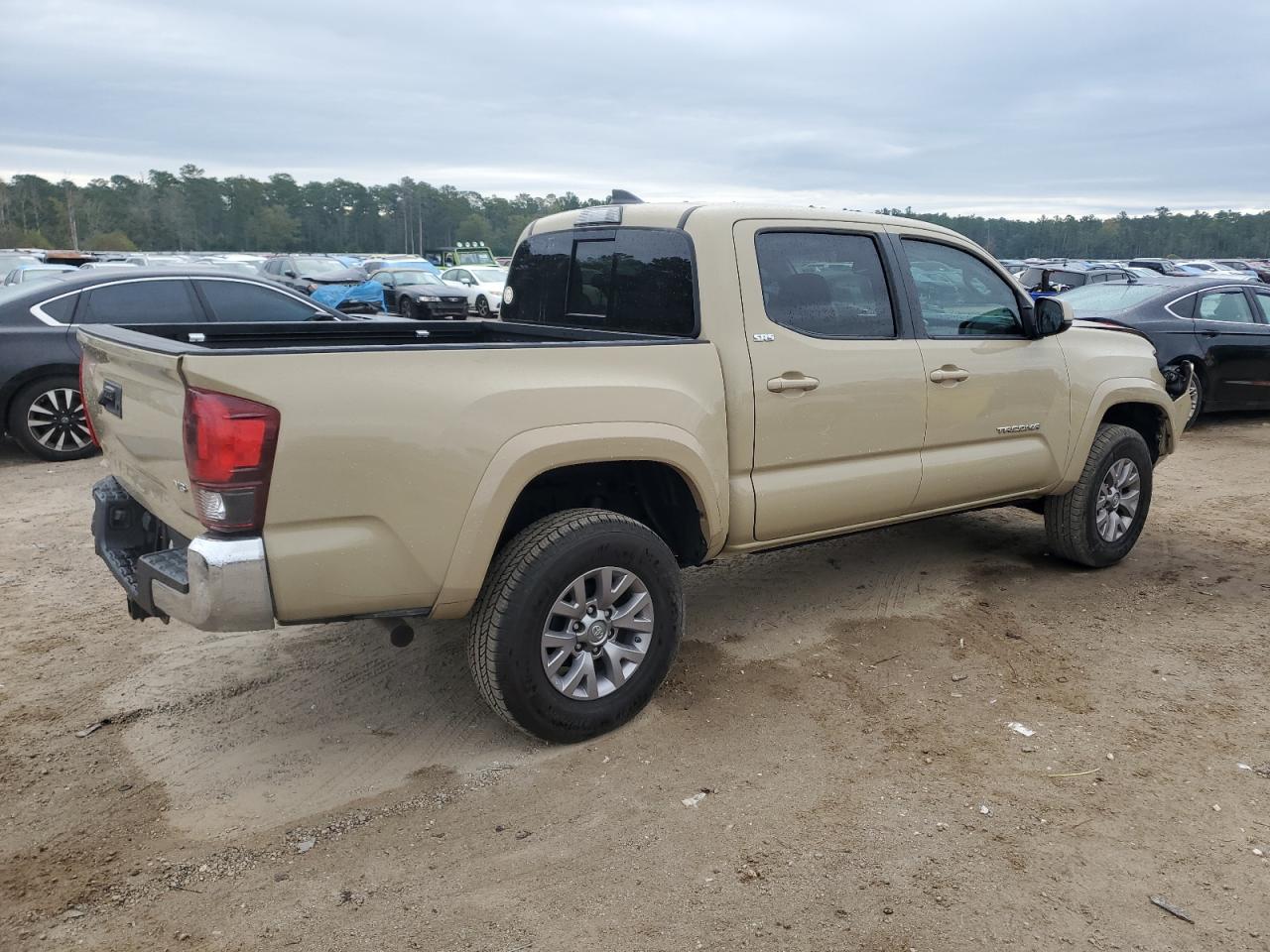 2018 Toyota Tacoma - Image 3
