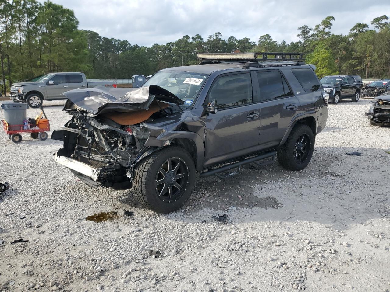 VIN JTEBU5JR3F5266174 2015 TOYOTA 4RUNNER no.1