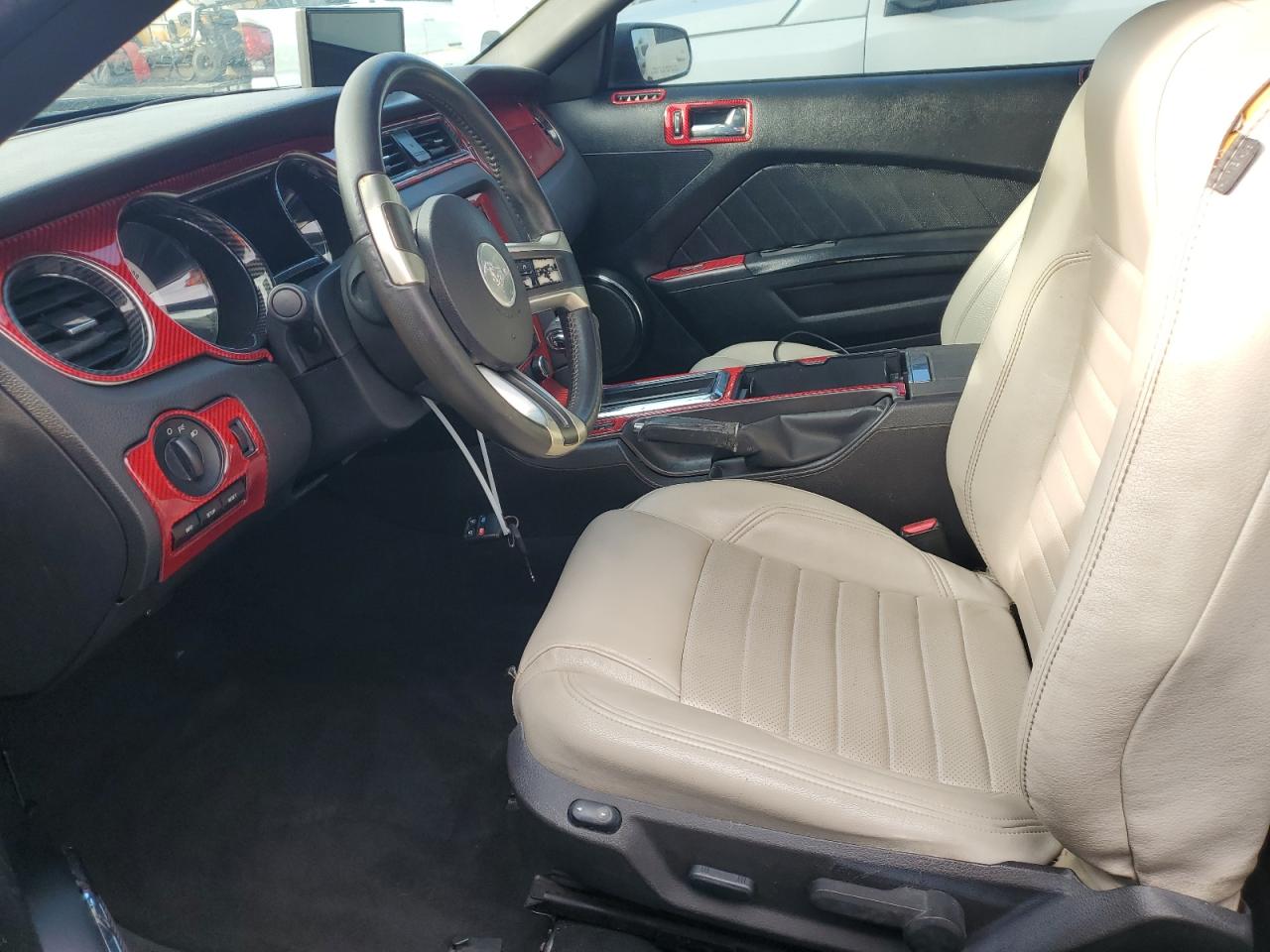 2010 Ford Mustang - Image 7