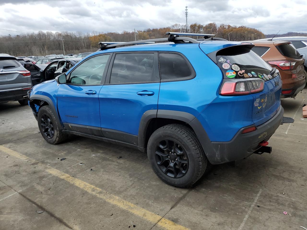 2019 Jeep Cherokee - Image 2