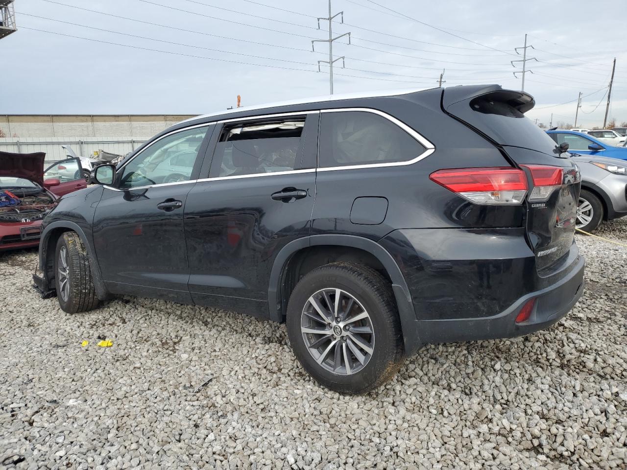 2018 Toyota Highlander - Image 2